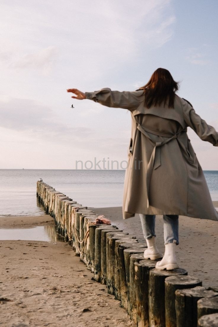 ژست عکس کنار دریا دخترانه