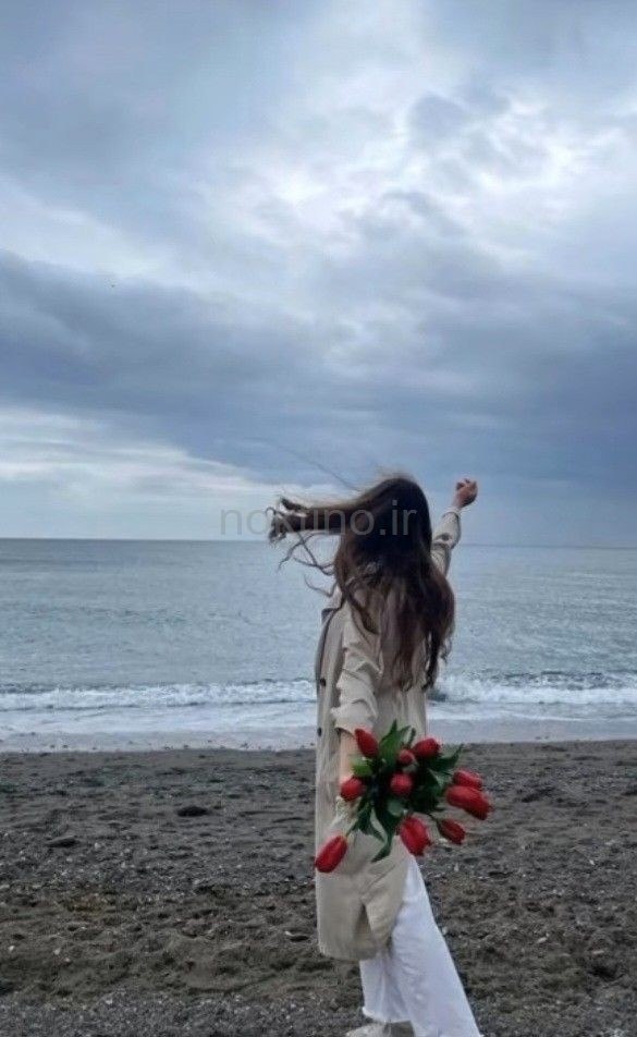 ژست عکس کنار دریا دخترانه با حجاب