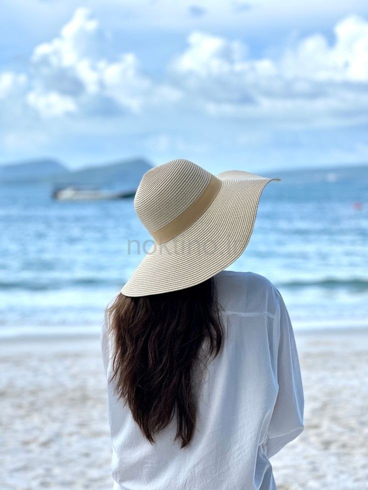 ژست عکس کنار دریا دخترانه با حجاب