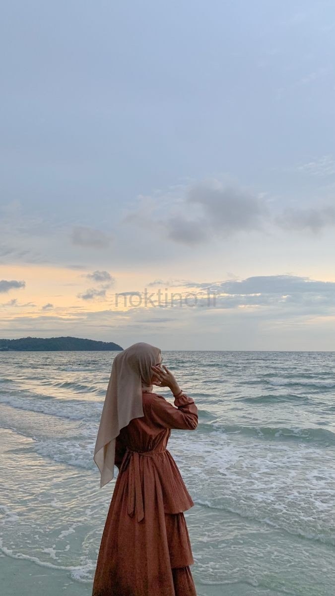 ژست عکس کنار دریا دخترانه با حجاب