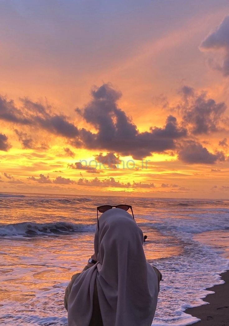 ژست عکس کنار دریا دخترانه با حجاب